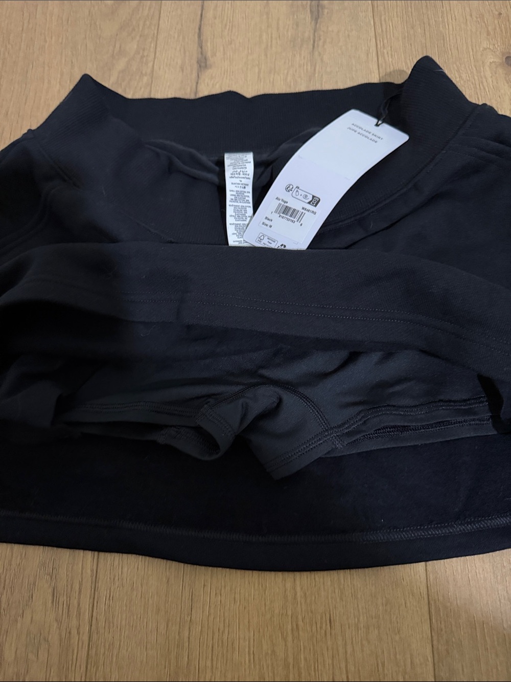 ALO Yoga Black Athletic Skort with Subtle Logo - Picture 3 of 4